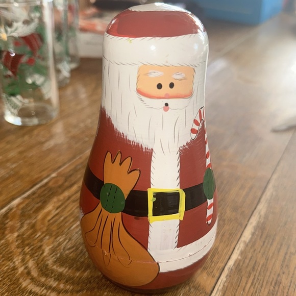 Wooden Nested Santa Set Of 5 Nesting Dolls Candy Cane Christmas Decor Matryoshka - Picture 3 of 3